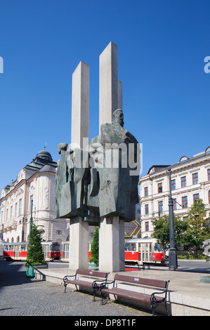 Statue vor Reduta-Palast, Bratislava, Slowakei Stockfoto