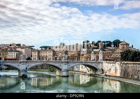 Tiber-Brücke Skyline von Rom Italien Stockfoto