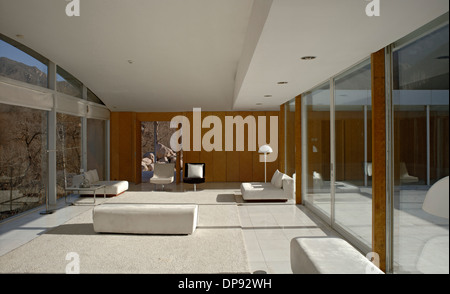 Das Möbelhaus von dem japanischen Architekten Shigeru Ban im Multi-Wohnung Projekt Gemeinde durch die große Mauer nahe Peking Stockfoto