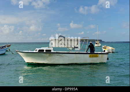 Coin de Mire Insel in Cap Malheureux gesehen, Mauritius. Stockfoto