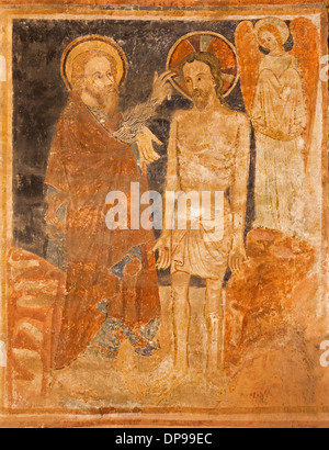 STITNIK - Dezember 29: Mittelalterliche Fresken der Taufe Christi in gotische evangelische Kirche in Stitnik Stockfoto