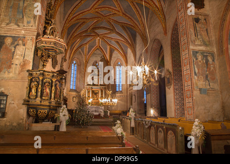 STITNIK - Dezember 29: Gotische evangelische Kirche in Stitnik von 14-15 Cent. am 29. Dezember 2013 in Stitnik, Slowakei. Stockfoto