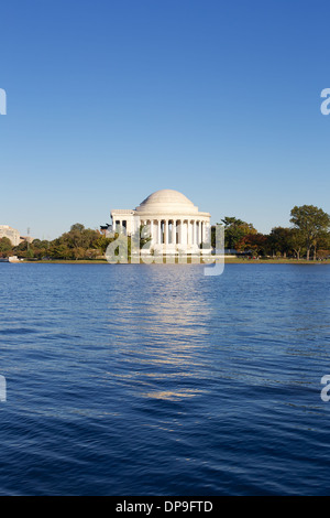 Thomas Jefferson Memorial in Washington, DC, USA aus der Ferne gesehen. Stockfoto