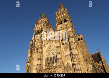 vor dem Westeingang Tours Kathedrale Frankreich Dezember 2013 Stockfoto