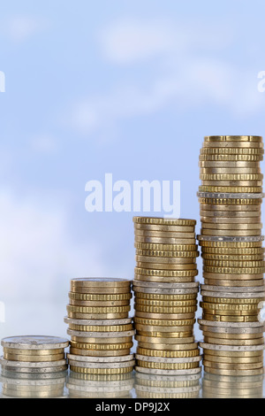 Ein Geld-Diagramm mit dem Thema Wachstum und Erfolg Stockfoto