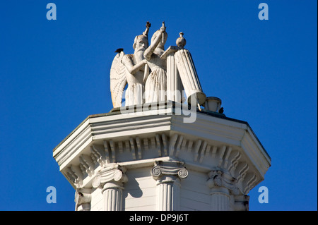 Skulptur auf der Freimaurer-Tempel Gebäude in Mendocino, Kalifornien Stockfoto