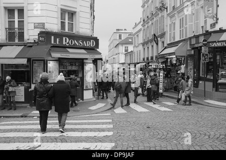 Belebten Straßenecke in Paris, Frankreich Stockfoto