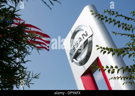 Nissan Händler viel in vorstädtischen Maryland. Stockfoto