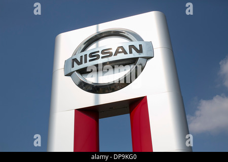 Nissan Händler viel in vorstädtischen Maryland. Stockfoto