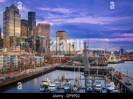 Seattle Skyline vom Pier 66 Stockfoto