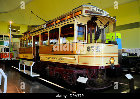 Innenraum des neuen Riverside Museum of Transport, Glasgow, Schottland Stockfoto