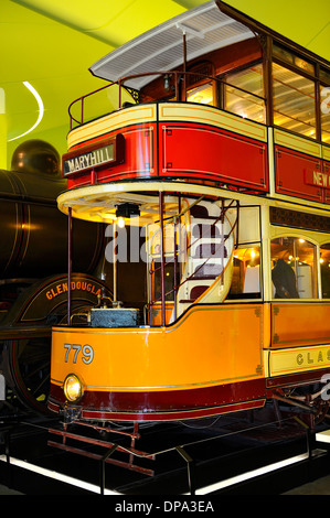 Innenraum des neuen Riverside Museum of Transport, Glasgow, Schottland Stockfoto