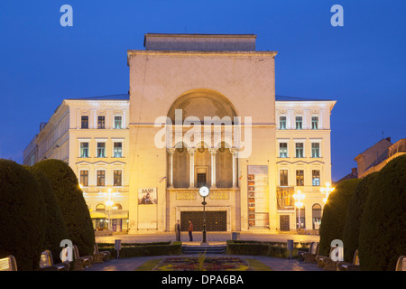 Kathedrale in Piata Victoriei bei Dämmerung, Timisoara, Banat, Rumänien Stockfoto