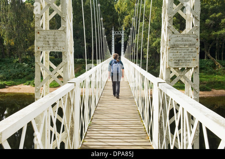 Cambus o ' kann - viktorianischen Hängebrücke über den Fluss Dee in der Nähe von Ballater, Aberdeenshire zu überbrücken. Stockfoto