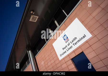 Leith Harbour, Edinburgh, Schottland - Hafen von Leith Fähre und Kreuzfahrtschiff Terminal Stockfoto