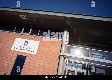 Leith Harbour, Edinburgh, Schottland - Hafen von Leith Fähre und Kreuzfahrtschiff Terminal Stockfoto