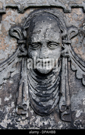 Detail aus dem Grab des Sir Robert Dennistoun des Mountjoy in Greyfriars Kirkyard in Edinburgh. Stockfoto