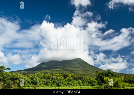 Nevis Peak, ein Vulkan in der Karibik. Stockfoto