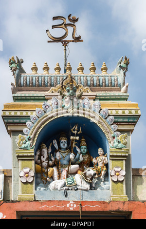 Shiva Familie Statue bei Sri Naheshwara in Bengaluru. Stockfoto