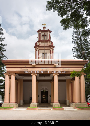 Balkon und Eingang zur Heiligen Dreifaltigkeit anglikanische Kirche in Bengaluru. Stockfoto