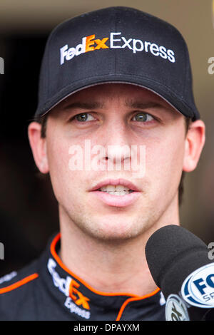 Daytona Beach, FL, USA. 10. Januar 2014. Daytona Beach, FL - 10. Januar 2014: Denny Hamlin (11) wird während der Vorsaison Thunder Prüfung am Daytona International Speedway in Daytona Beach, FL. Credit interviewt: Csm/Alamy Live-Nachrichten Stockfoto