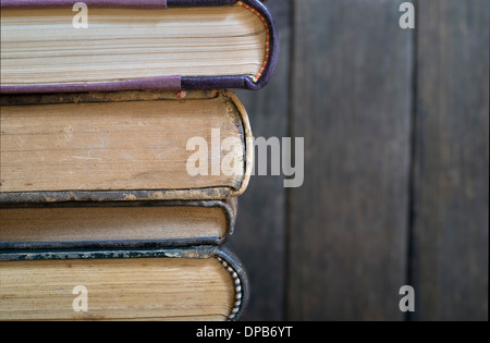 Stapeln von alten Büchern, Exemplar für Ihren text Stockfoto