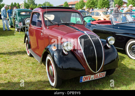 Italienischer Kleinwagen Fiat 500 Topolino (1939) Stockfoto