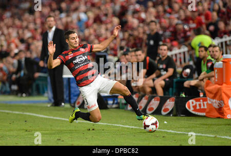 Sydney, Australien. 11. Januar 2014. Wanderer-Verteidiger Adam D'Apuzzo in Aktion während der Hyundai A-League-Spiel zwischen Western Sydney Wanderers FC und Sydney FC aus dem Pirtek Stadion, Parramatta. Bildnachweis: Aktion Plus Sport/Alamy Live-Nachrichten Stockfoto