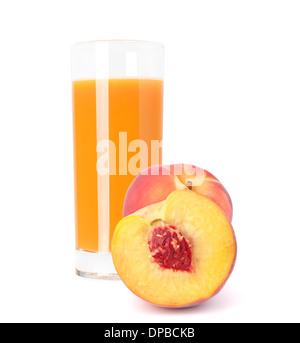 Pfirsich Fruchtsaft im Glas isoliert auf weißem Hintergrund Ausschnitt Stockfoto