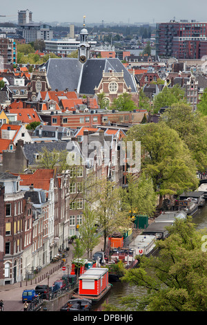 Stadtbild von Amsterdam, Ansicht von oben, Prinsengracht Straße und Kanal auf dem ersten Plan, Holland, Niederlande. Stockfoto