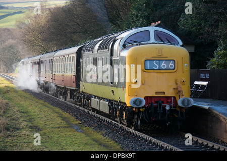 Erbe-Diesel-Motor zieht Passagierservice an East Lancashire Railway Stockfoto