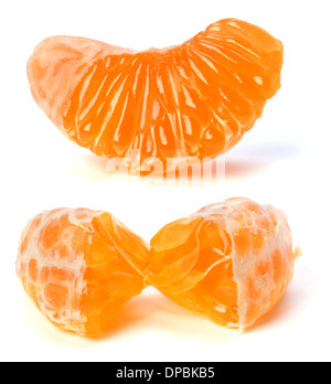geschälte Mandarine Segment isoliert auf weißem Hintergrund Stockfoto