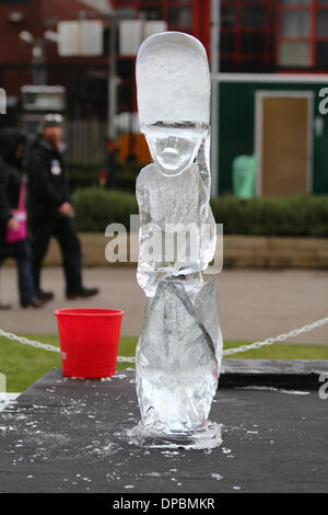 London, UK. 10. Januar 2014. London Ice Festival 2014 Bildhauerei. Einzelsatz Wettbewerb, Thema des Flusses Leben Credit: Ashok Saxena/Alamy Live-Nachrichten Stockfoto