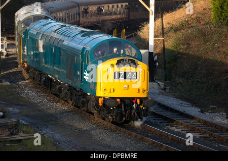 Erbe-Diesel-Motor zieht Passagierservice an East Lancashire Railway Stockfoto