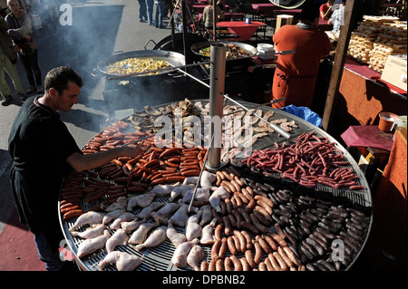 riesigen Grill in alle Heiligen Jahrmarkt in Cocentaina, Provinz Alicante, Spanien Stockfoto