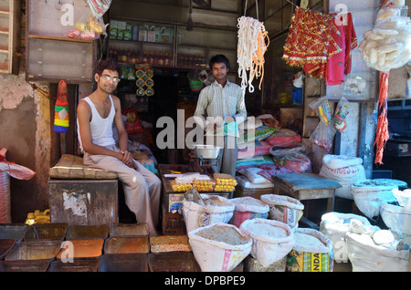 Supermärkte, Haridwar, Indien Stockfoto