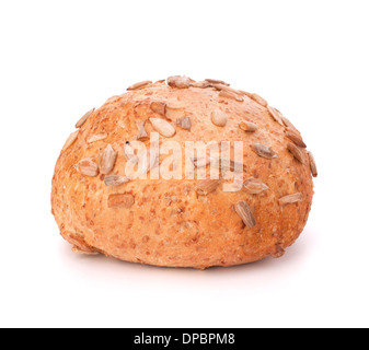 Runde Maisgriesbrötchen mit Sonnenblumenkernen isoliert auf weißem Hintergrund Stockfoto