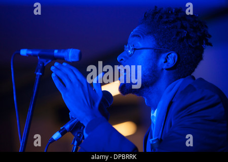 Nástio Mücke, afrikanische Musiker bei Vodafone Mexefest Festival, Lissabon, Portugal. Stockfoto