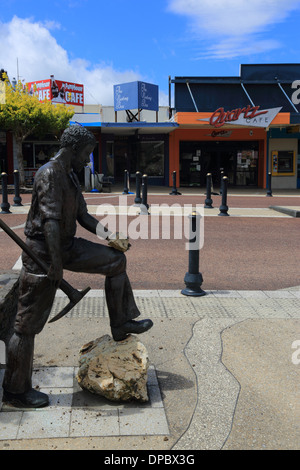 Bronzestatue der Miner Seddon Road, Waihi, New Zealand Stockfoto