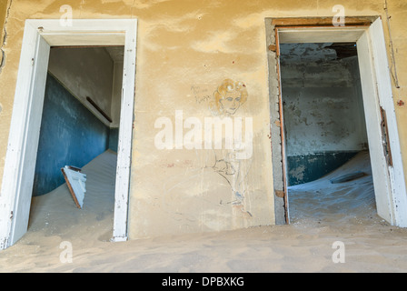 Verlassenes Haus von den alten Bergbau Stadt von Kolmanskoppe, Namibia, Afrika Stockfoto