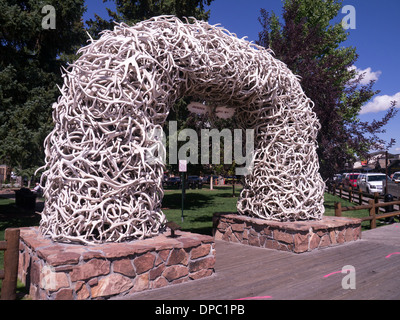 Der Hirschgeweih Bogen auf dem Stadtplatz, Jackson Hole Wyoming USA Stockfoto