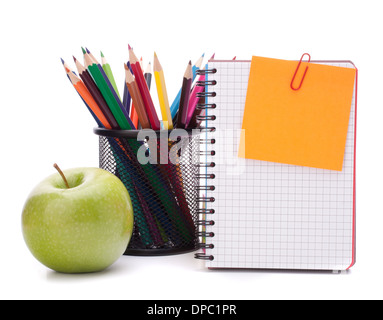 leere Arbeitsmappenblatt und Apfel. Schulkind und Student studiert Zubehör. Zurück zum Schulkonzept. Stockfoto