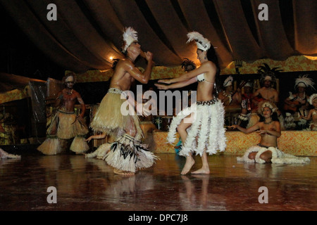 Kari Kari Truppe von Rapa Nui Tänzer und Musiker, Hanga Roa, Osterinsel, Chile Stockfoto