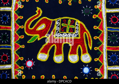 Indische Handarbeit bunte Stofftasche mit Elefanten design Stockfoto