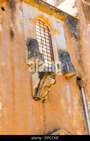 Kloster (Kloster) in Messara Tal auf Kreta, Griechenland. Messara - ist die größte Ebene in Insel Kreta Stockfoto