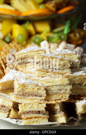 Dessert und Obst Tabelle auf Hochzeit serviert Stockfoto