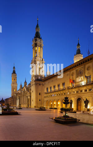 Basilika-Kathedrale unserer lieben Frau von der Säule in Zaragoza, Aragon, Spanien Stockfoto