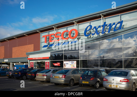 Tesco Extra speichern im Stadtzentrum von Lichfield Stockfoto