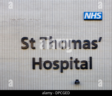 London, UK - 11h Januar 2013: eine Nahaufnahme, ein Zeichen für das St. Thomas Hospital in London Stockfoto