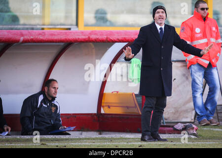 12. Januar 2014 - l ' Aquila, Italien - Lerda (Lecce) während der Lega Pro Spiel zwischen l ' Aquila und Lecce Fattori Stadion am 12. Januar 2014 in l ' Aquila, Italien. (Kredit-Bild: © Manuel Romano/NurPhoto/ZUMAPRESS.com) Stockfoto